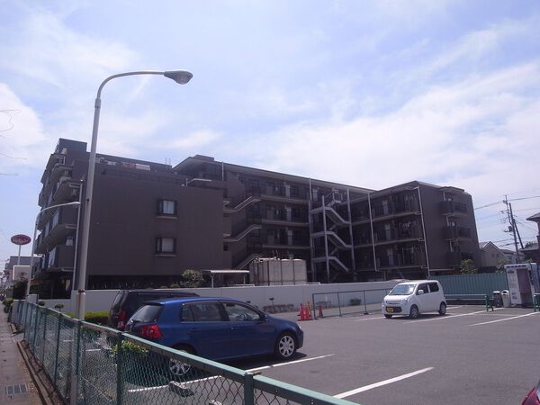 【クラーク春日部弐番館】物件外観