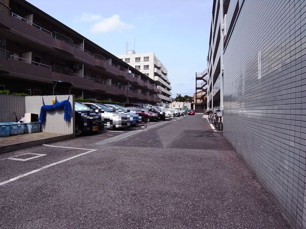 【ヴェラハイツ草加松原】敷地内
