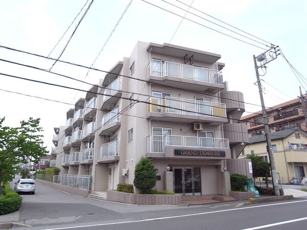 【グランドムール北越谷】外観