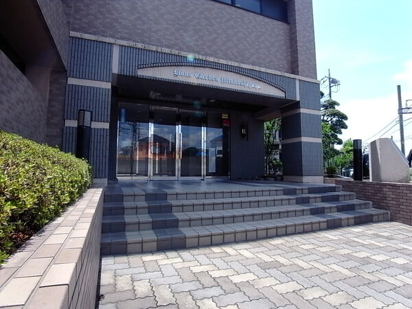 【ライオンズガーデン北越谷】エントランス 【ライオンズガーデン北越谷】エントランス