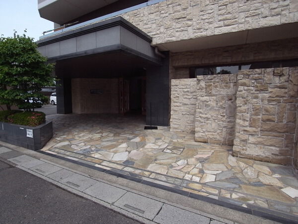 【ウィズ新越谷】エントランス 【ウィズ新越谷】エントランス
