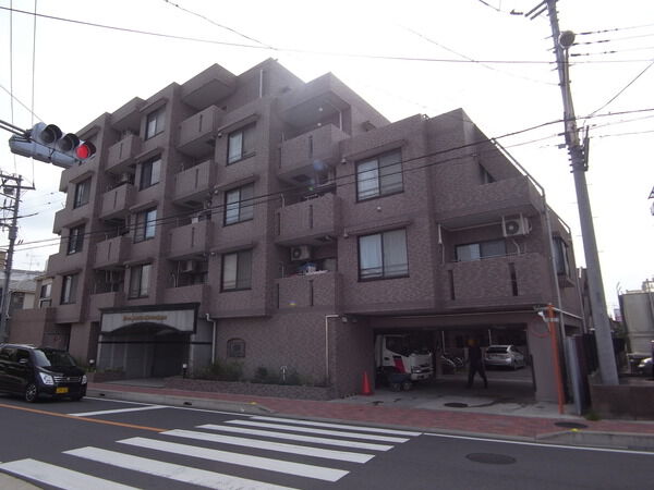 【ライオンズマンション新越谷】外観
