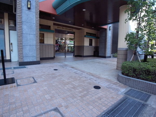 【ライオンズシティ新越谷】エントランス