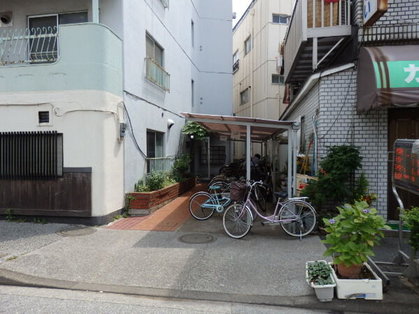 【ダイアパレス梅島】駐輪場 【ダイアパレス梅島】駐輪場