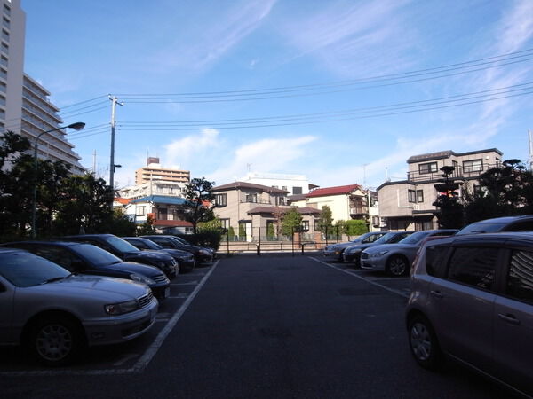 【マーシャンハイツ梅島】駐車場 【マーシャンハイツ梅島】駐車場