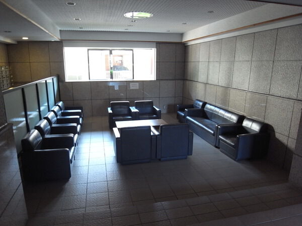 【ライオンズガーデン西新井第2】敷地内