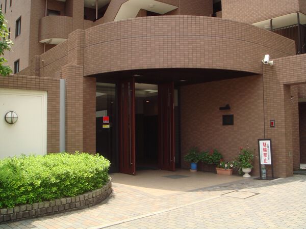 【ヴィルヌーブ浦和常盤】エントランス 【ヴィルヌーブ浦和常盤】エントランス