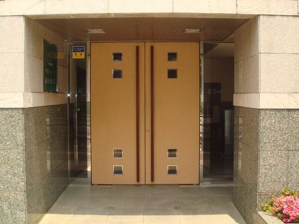 【ベルシェーナ浦和常盤】エントランス 【ベルシェーナ浦和常盤】エントランス