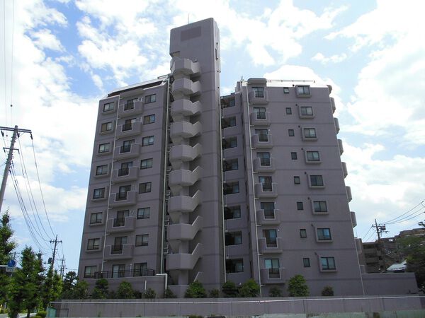 【ライオンズガーデン浦和根岸北原公園】外観