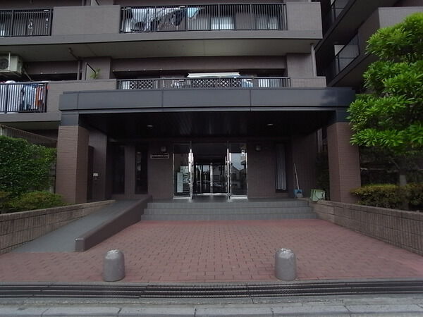【コスモ浦和別所沼通り】エントランス