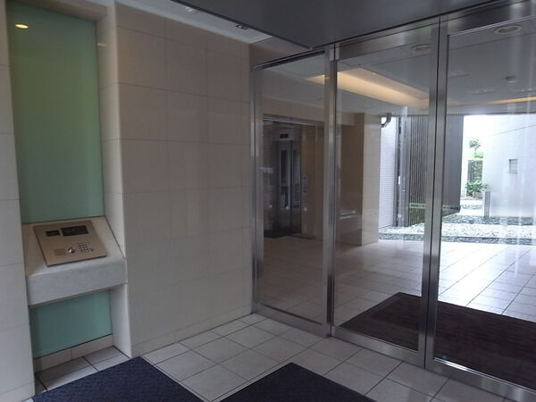 【パークハウス中浦和】エントランス内部
