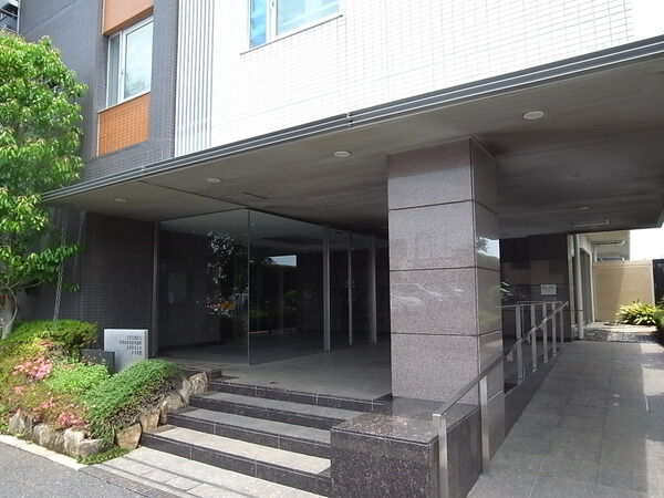 【コスモ中浦和ガーデンフォルム】エントランス