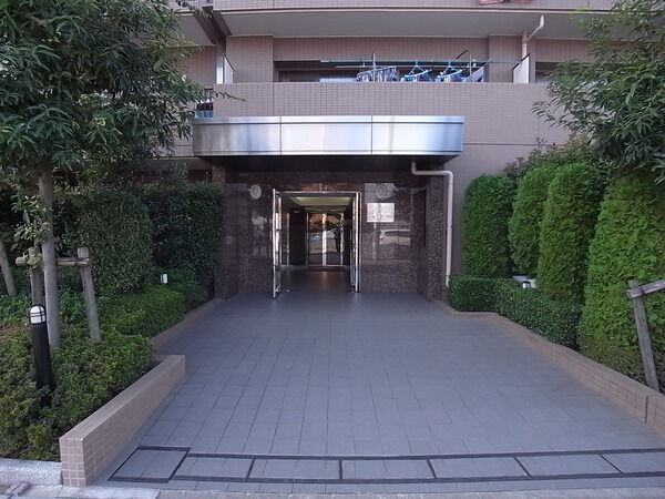 【メイツ南浦和】エントランス