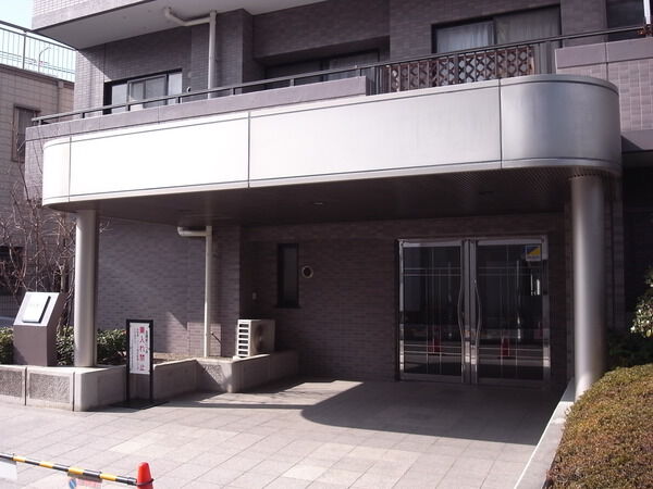 【コスモ浦和根岸弐番館】エントランス