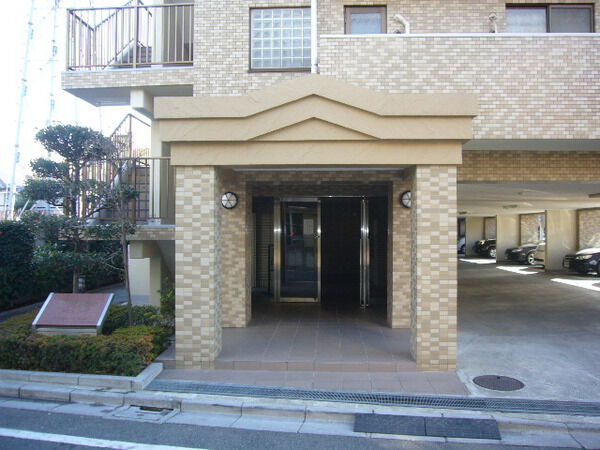 【南浦和第6ローヤルコーポ】エントランス