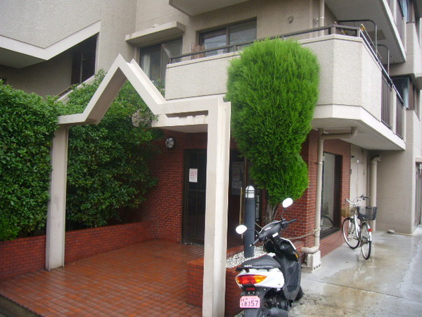 【セザール戸田】エントランス