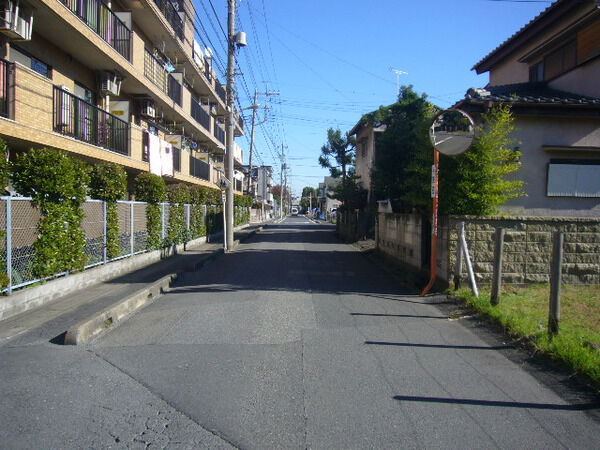 【ライオンズマンション戸田第２】前面道路