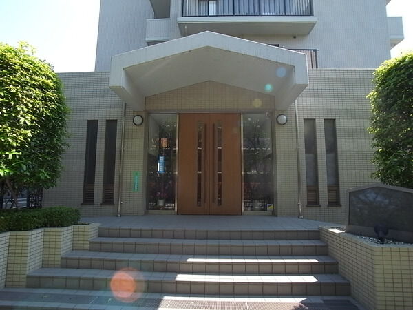 【アーベントハイム戸田公園ANNEX】エントラス