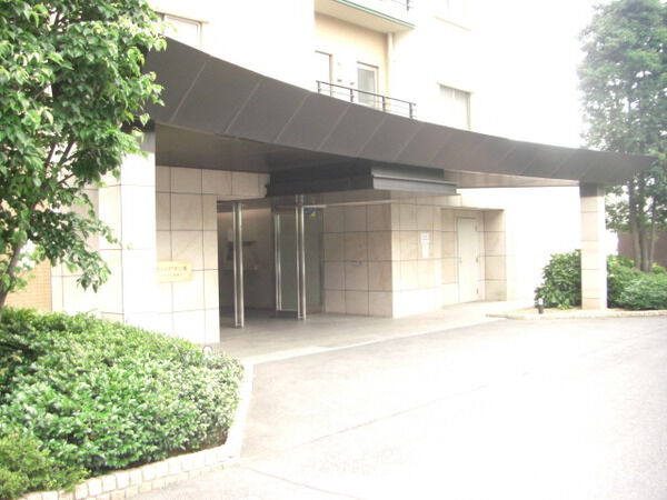 【ウィズ戸田公園さくらの杜】エントランス２