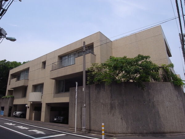 イースタンホームズ南平台