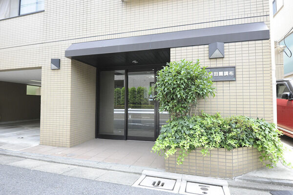 【ドム田園調布】エントランス 【ドム田園調布】エントランス