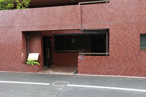 【セザール第2田園調布】エントランス前 【セザール第2田園調布】エントランス前