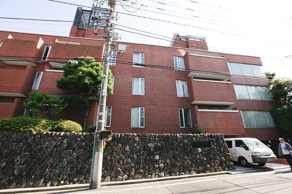 【ロイヤル代々木ガーデン】外観