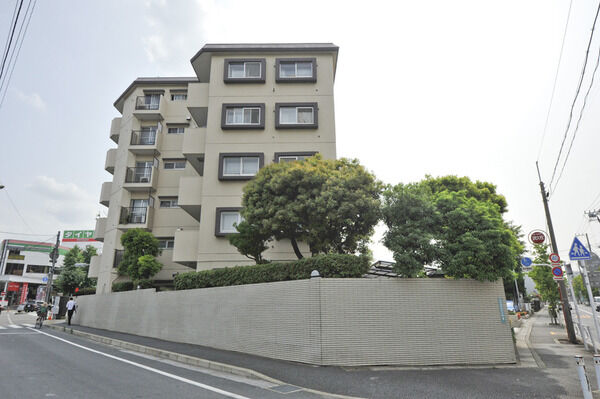 【日商岩井第1玉川台マンション】外観 【日商岩井第1玉川台マンション】外観
