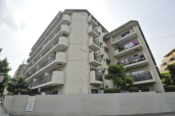 【日商岩井第1玉川台マンション】外観 【日商岩井第1玉川台マンション】外観