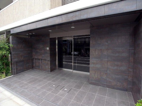 【グランスイート三軒茶屋レジデンス】共用エントランス