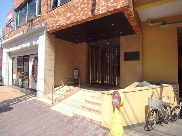 【ライオンズマンション太子堂】共用エントランス