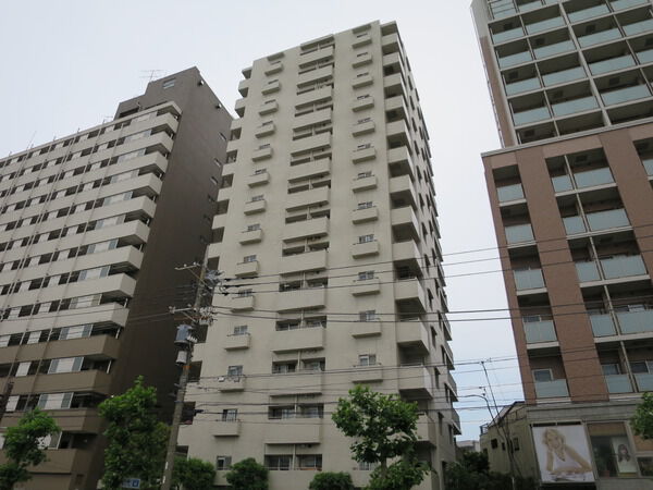 【梅屋敷パークファミリア】外観 【梅屋敷パークファミリア】外観