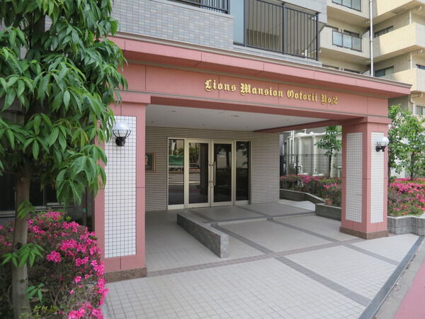 【ライオンズマンション大鳥居第2】エントランス 【ライオンズマンション大鳥居第2】エントランス