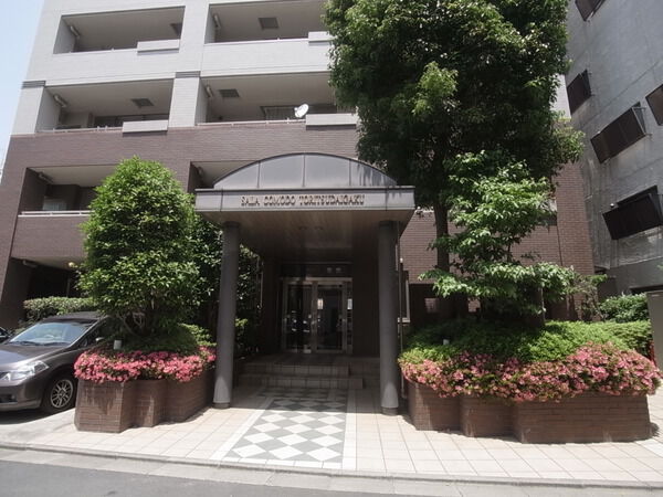 【サーラコモド都立大学】エントランス
