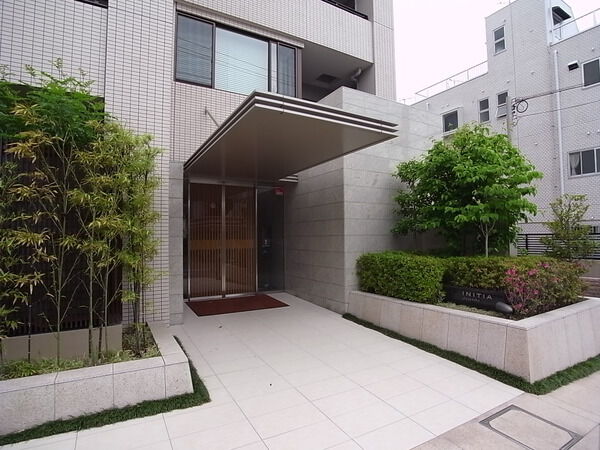 【イニシア自由が丘】エントランス