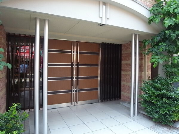 【クィーンシティ大森山王】エントランス