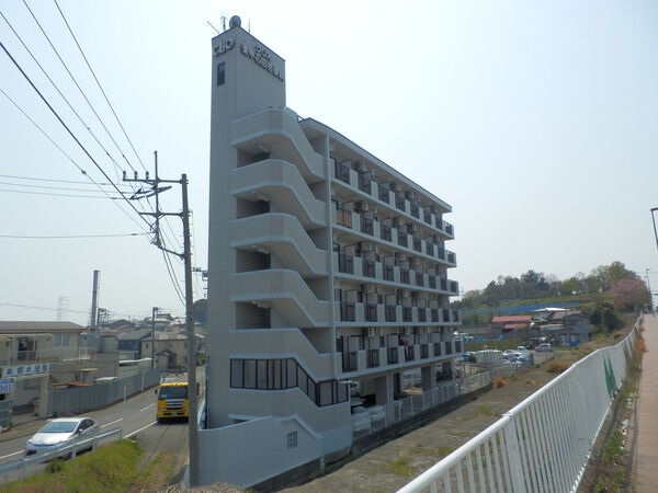 クリオ愛甲石田壱番館 3枚目 クリオ愛甲石田壱番館