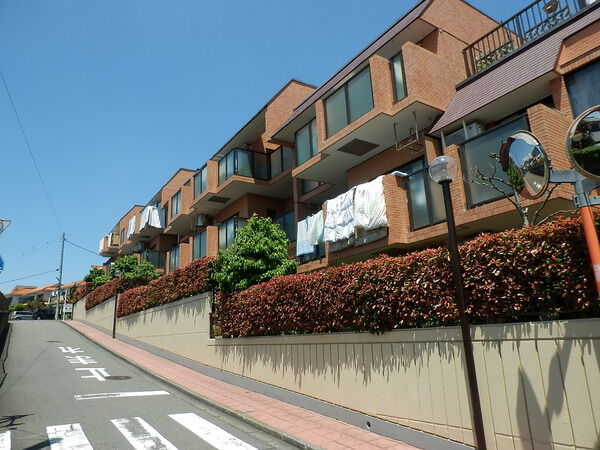 ライオンズヒルズ町田弐番館 3枚目 ライオンズヒルズ町田弐番館
