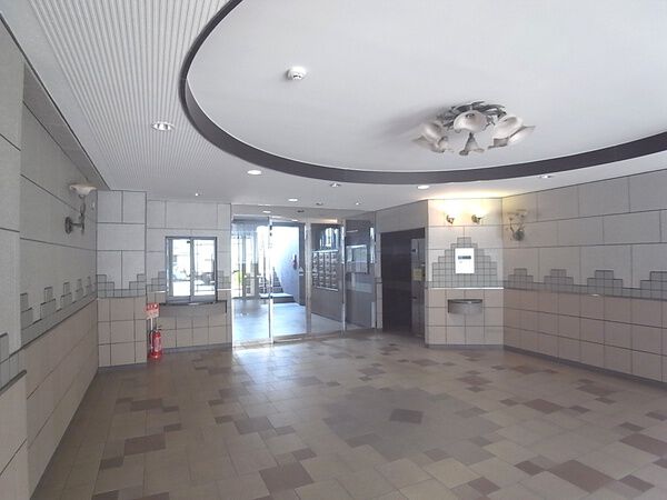 【エンゼルハイム武蔵新城】エントランス内