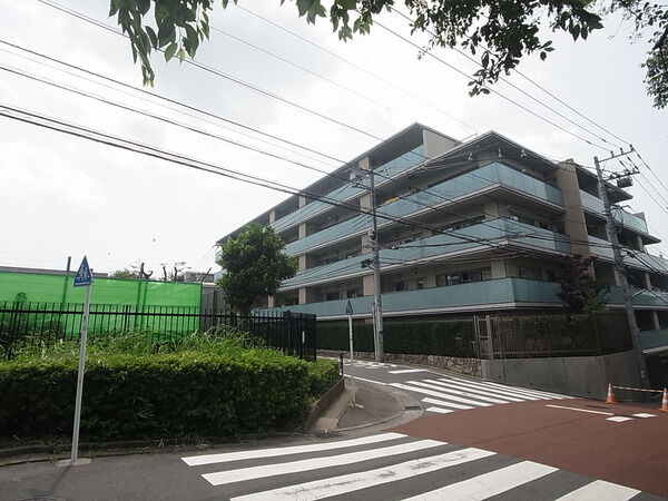 【ジオ梶が谷・桜のヒルトップ】外観