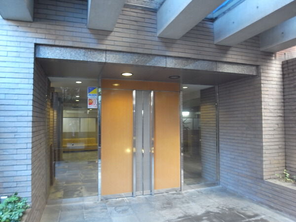 【クレッセント梶ヶ谷】エントランス