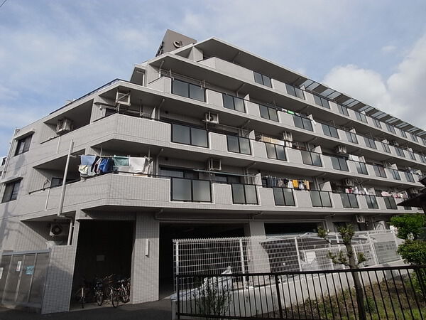 【クリオ高津壱番館】外観