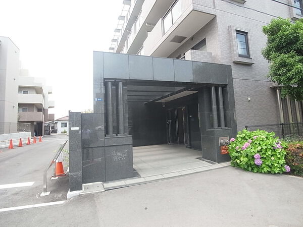 【イトーピア梶ヶ谷パークサイド】エントランス