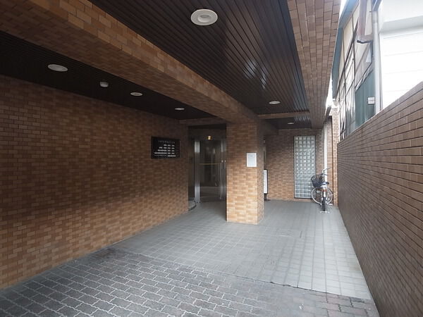 【ライオンズマンション武蔵新城第3】エントランス 【ライオンズマンション武蔵新城第3】エントランス