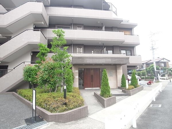 【クレストフォルム武蔵新城】エントランス 【クレストフォルム武蔵新城】エントランス