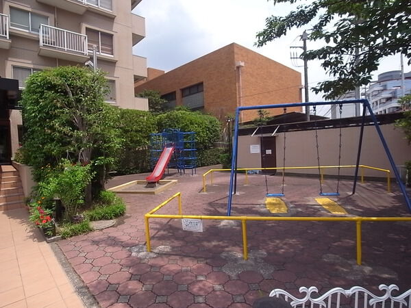 【ライオンズマンション溝の口】公園