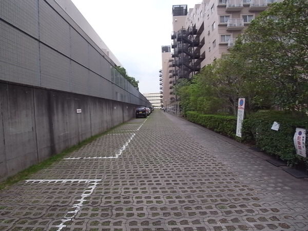 【ライオンズマンション溝の口】駐車場
