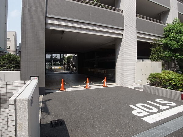 【ライオンズステーションプラザ溝の口セントラルアベニュー】駐車場