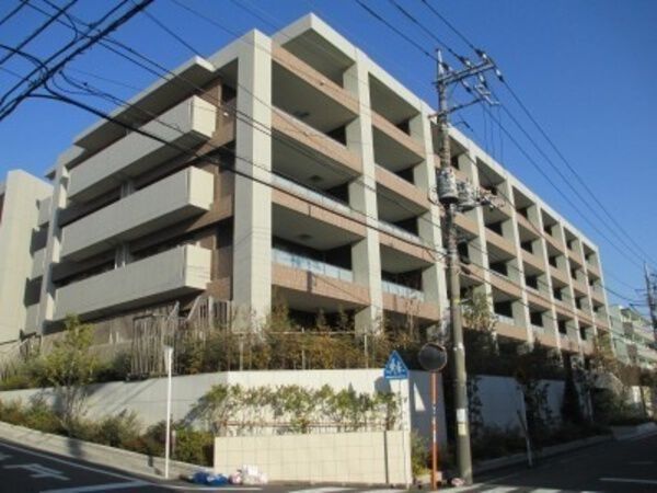 【ブランズ青葉台二丁目】外観写真