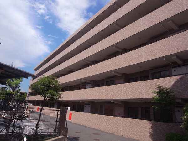 【シティウインズ新川崎】外観写真